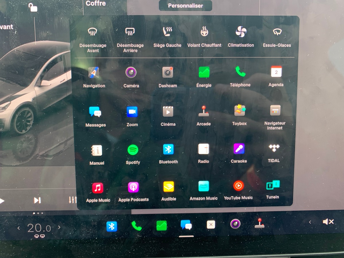 Tesla Model Y 275 chevaux | Premiére MAIN | Standard | Toit panoramique | Cuir | Siéges électriques