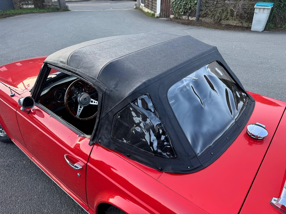 Triumph TR 6 Overdrive cabriolet 1976 - conduite à gauche
