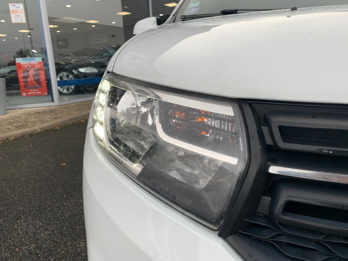 Dacia Sandero 90 ch | Lauréate | Phase 2 | GPS | Régulateur de vitesse | Climatisation | Bluetooth