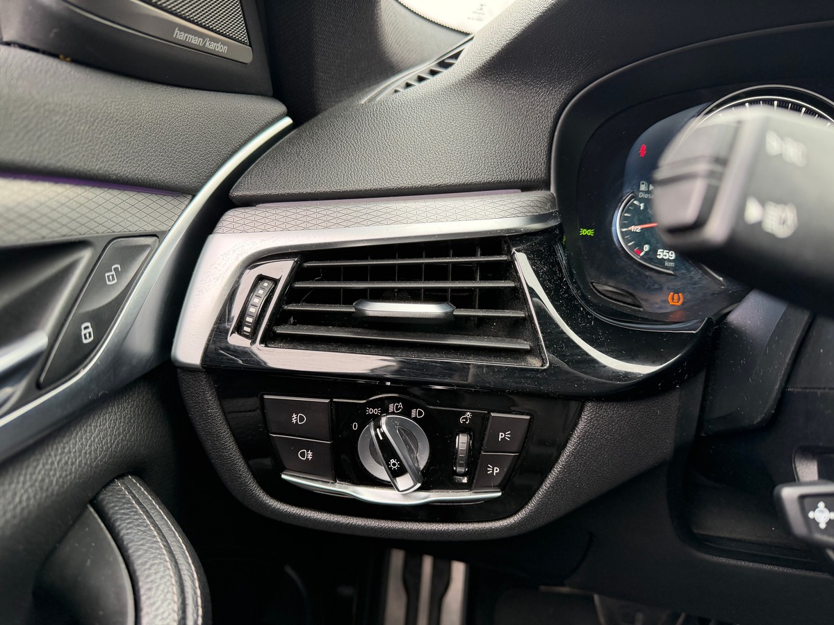 Bmw Série 5 G30 520D xDrive 190 ch BVA 8 M Sport Harman Kardon / Toit ouvrant / Caméra 360°