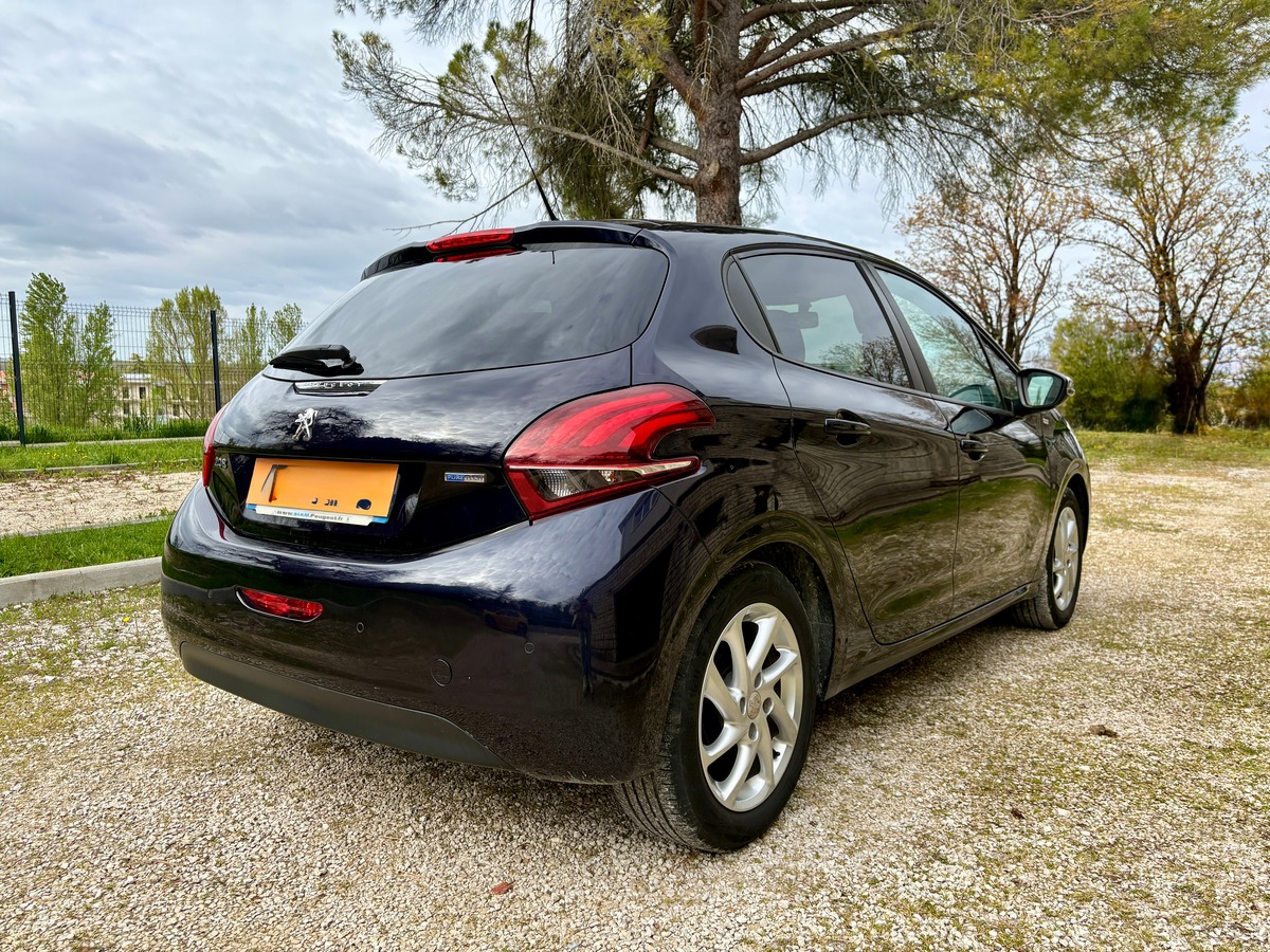 Peugeot 208 VTI - 82CH - STYLE - DISTRIBUTION OK