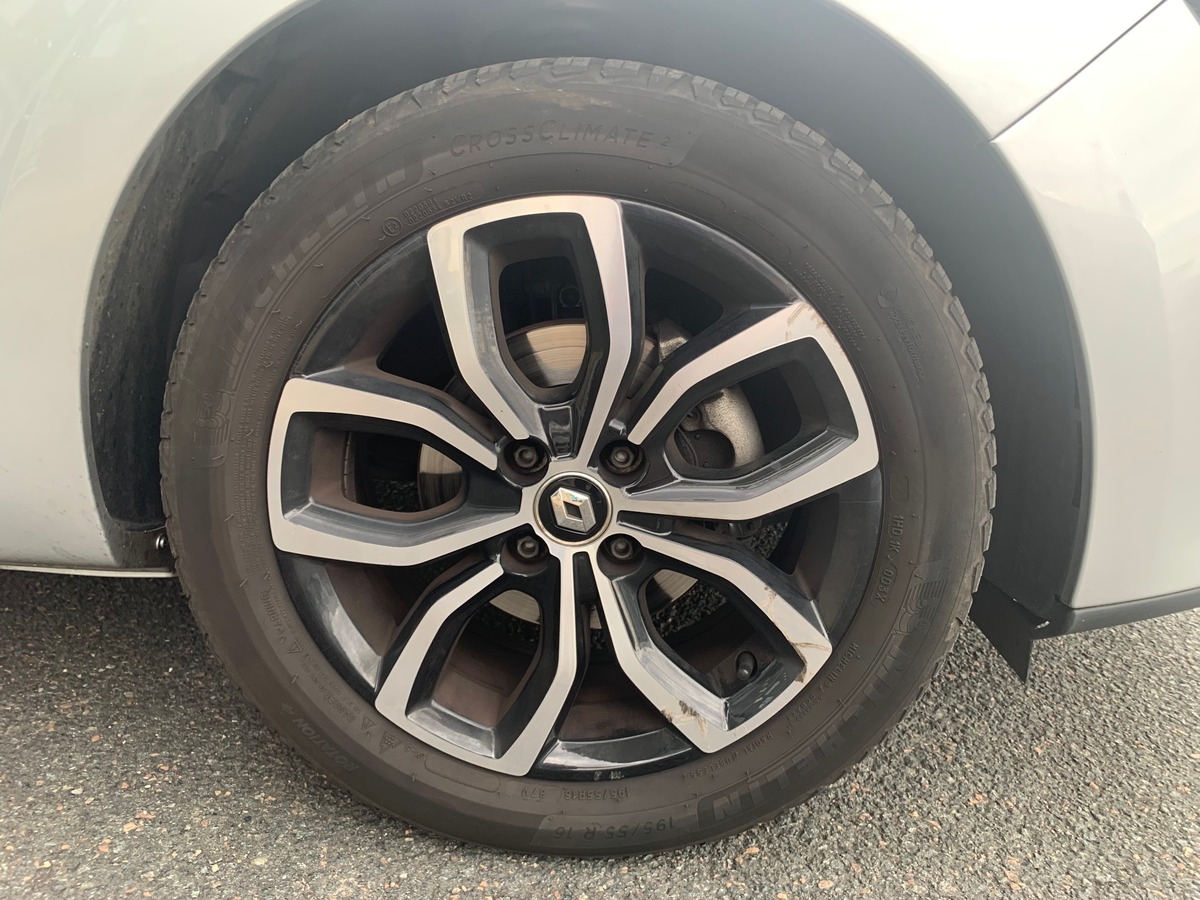 RENAULT Clio IV 90 ch | Limited | Régulateur vitesse | Climatisation | Radar stationnement arriére