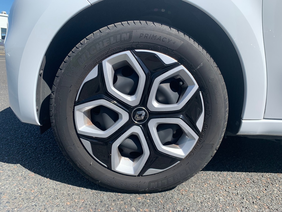 RENAULT Twingo EQUILIBRE |  Aide au parking arrière | Apple car play | Premiére main