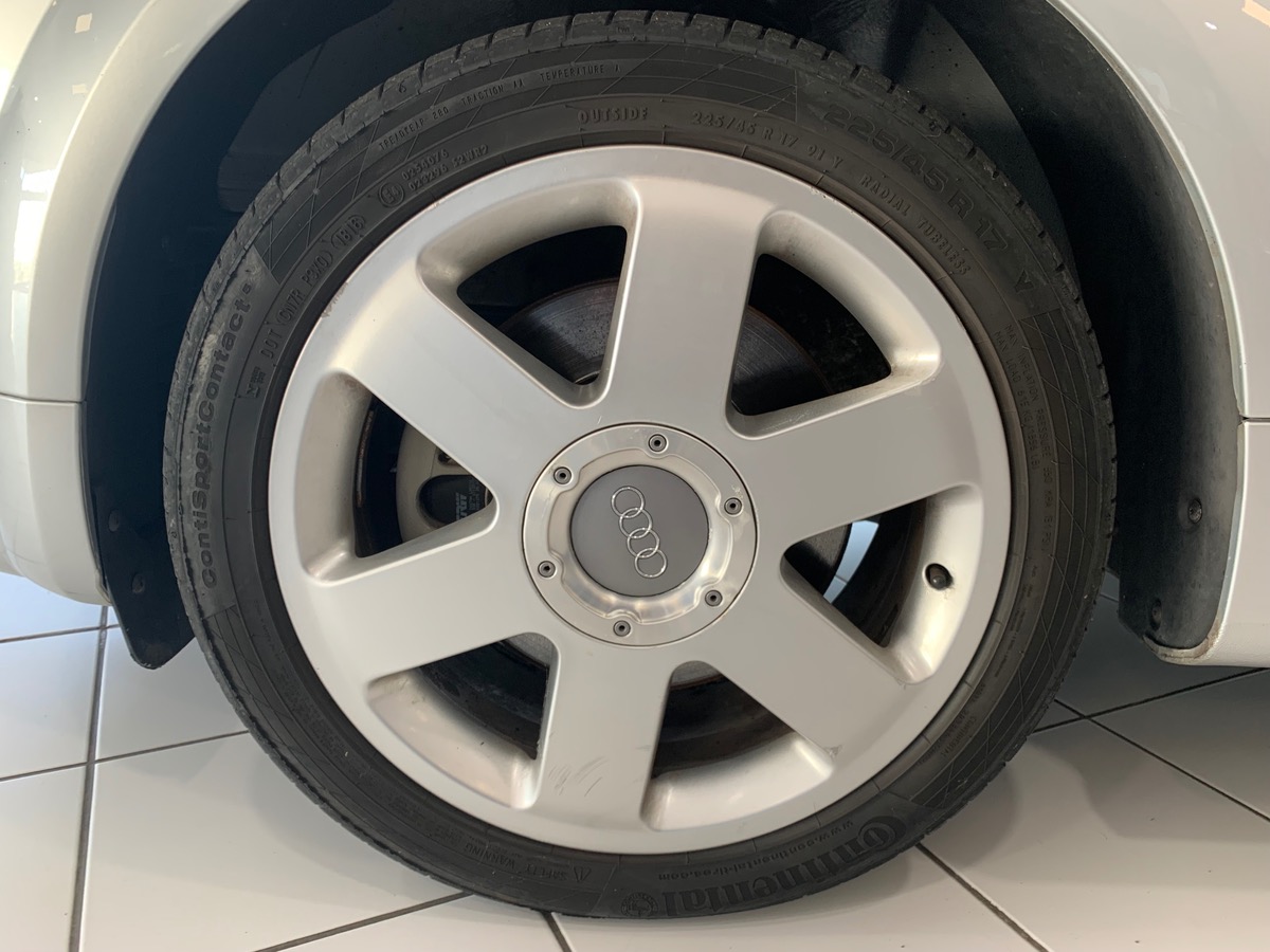 Audi TT 180 ch | Cuir | Radio | Distribution et Pompe à eau ok | Jantes Alu | Airbags