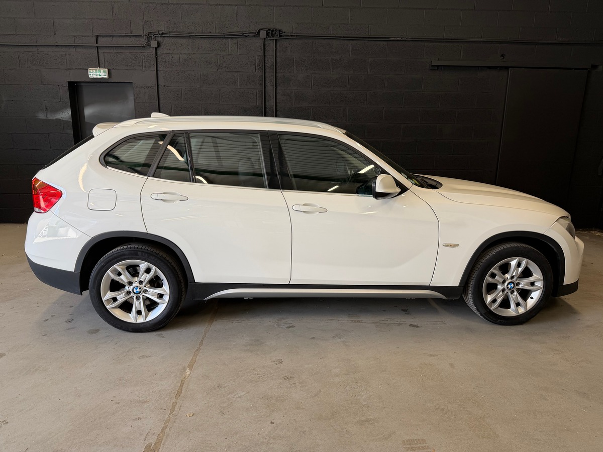 Bmw X1 E84 xdrive18 2.0 143 CV / 1er Main / GPS / Radar de stationnement Av / Ar