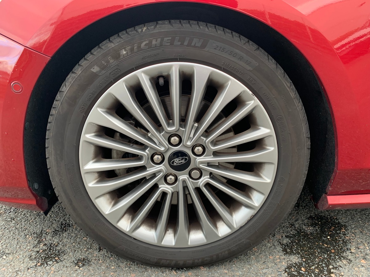 Ford FOCUS SW 120 ch | Vignale | Toit ouvrant panoramique | Apple car play Android auto | Attelage