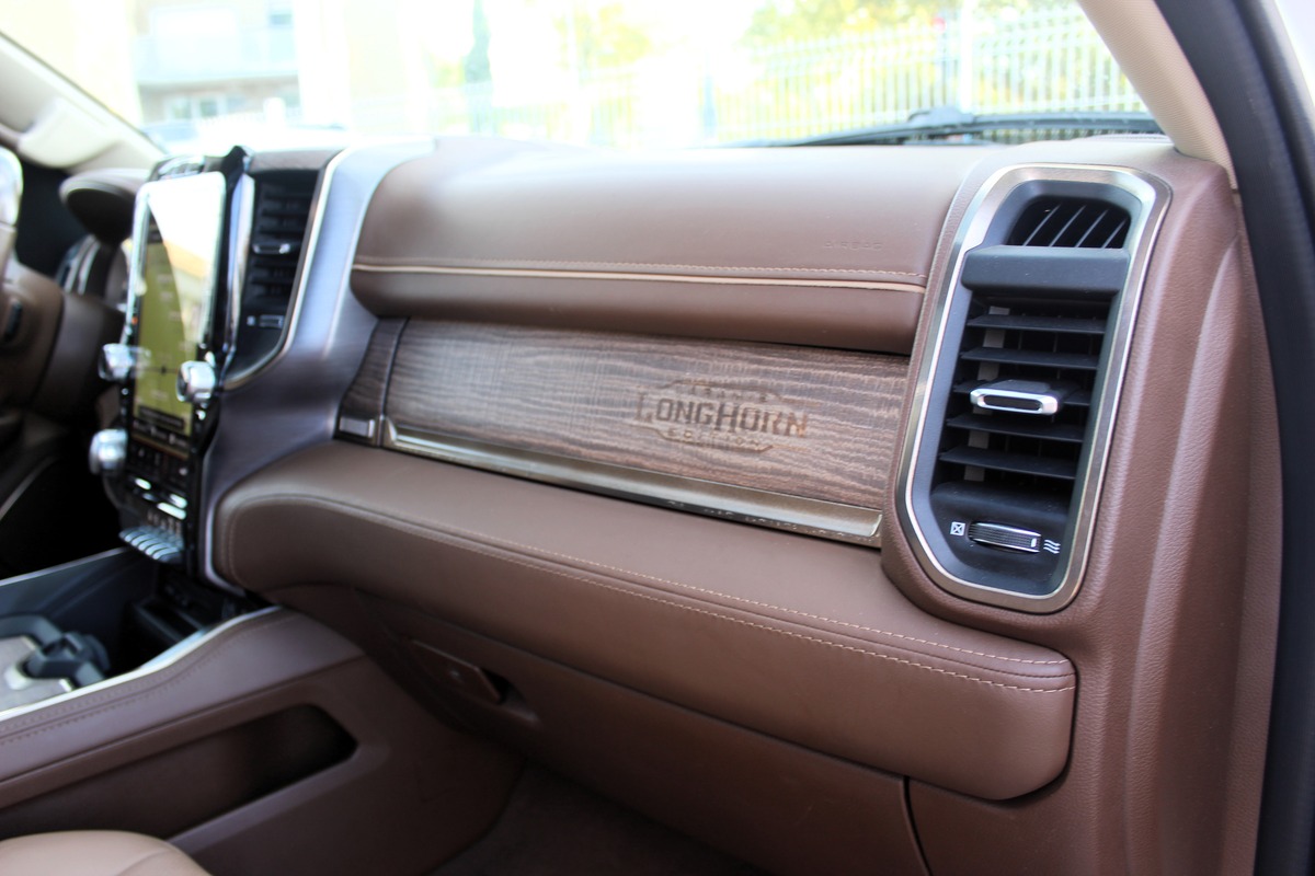 Dodge RAM CREW CAB 1500 5.7 V8 396 ch LARAMIE EDITION LONGHORN / RAM BOX / CARPLAY / ATTELAGE / E85