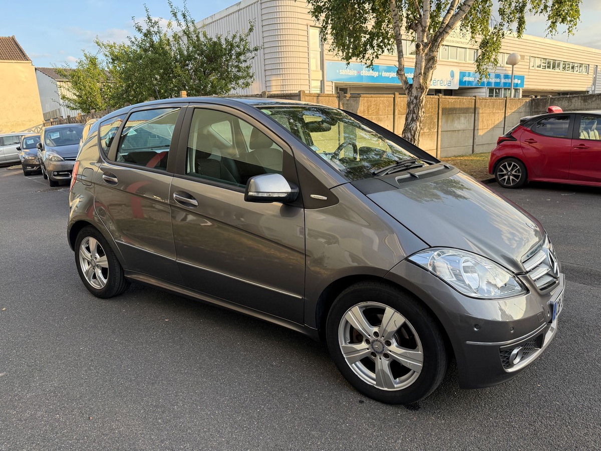 Mercedes-Benz Classe A 180 CDI AVANGARDE 1er main 4XCBLeux
