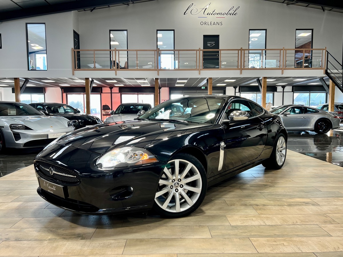 Jaguar XK Coupé Ph1 4.2 32V 298CV BVA z