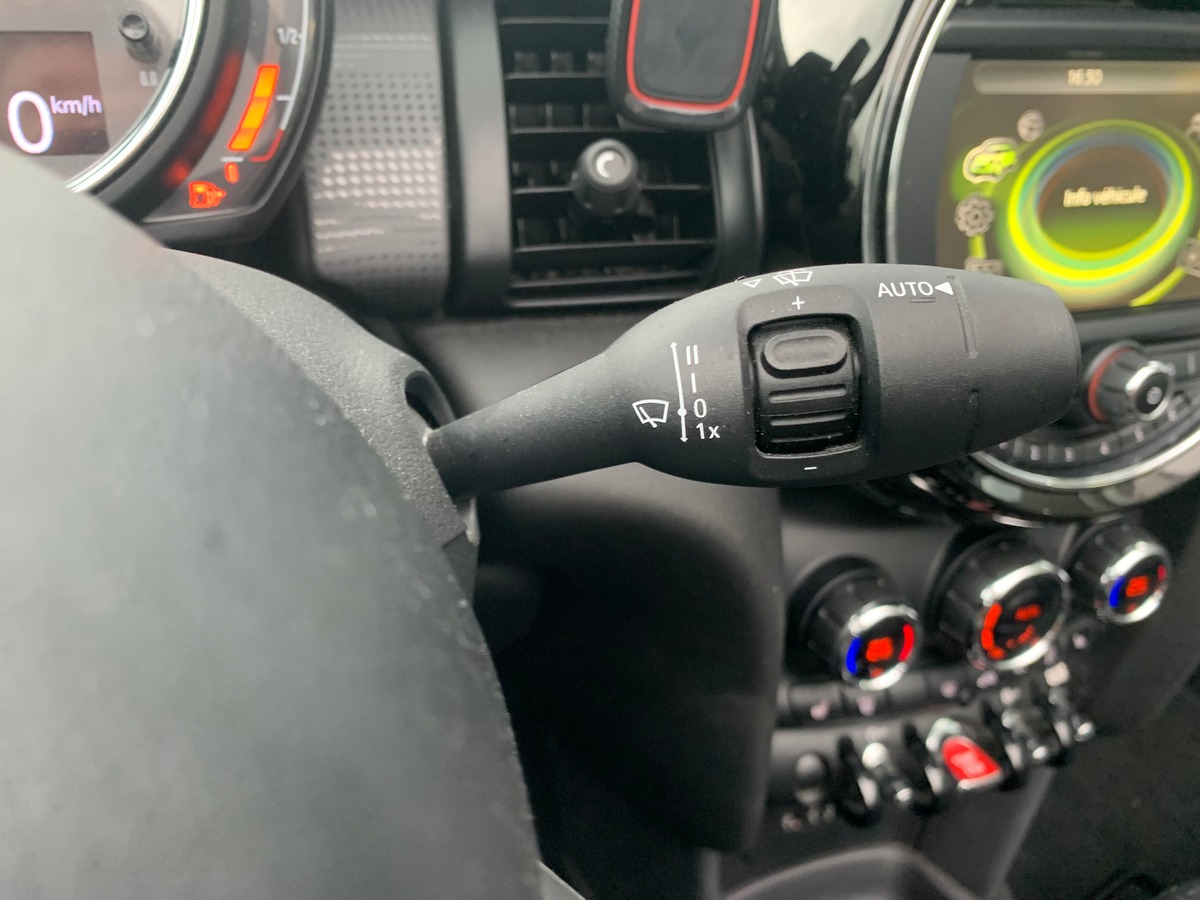 Mini Minicooper 136 chevaux | Chili | Pack Connected Navigation | Volant Sport gainé cuir MINI Yours