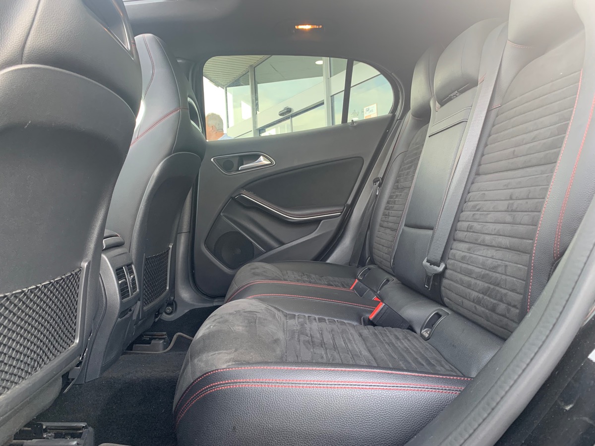 Mercedes-Benz GLA 177 | FASCINATION | Toit Panoramique NEUF | Caméra Recul | Attelage | 4MATIC