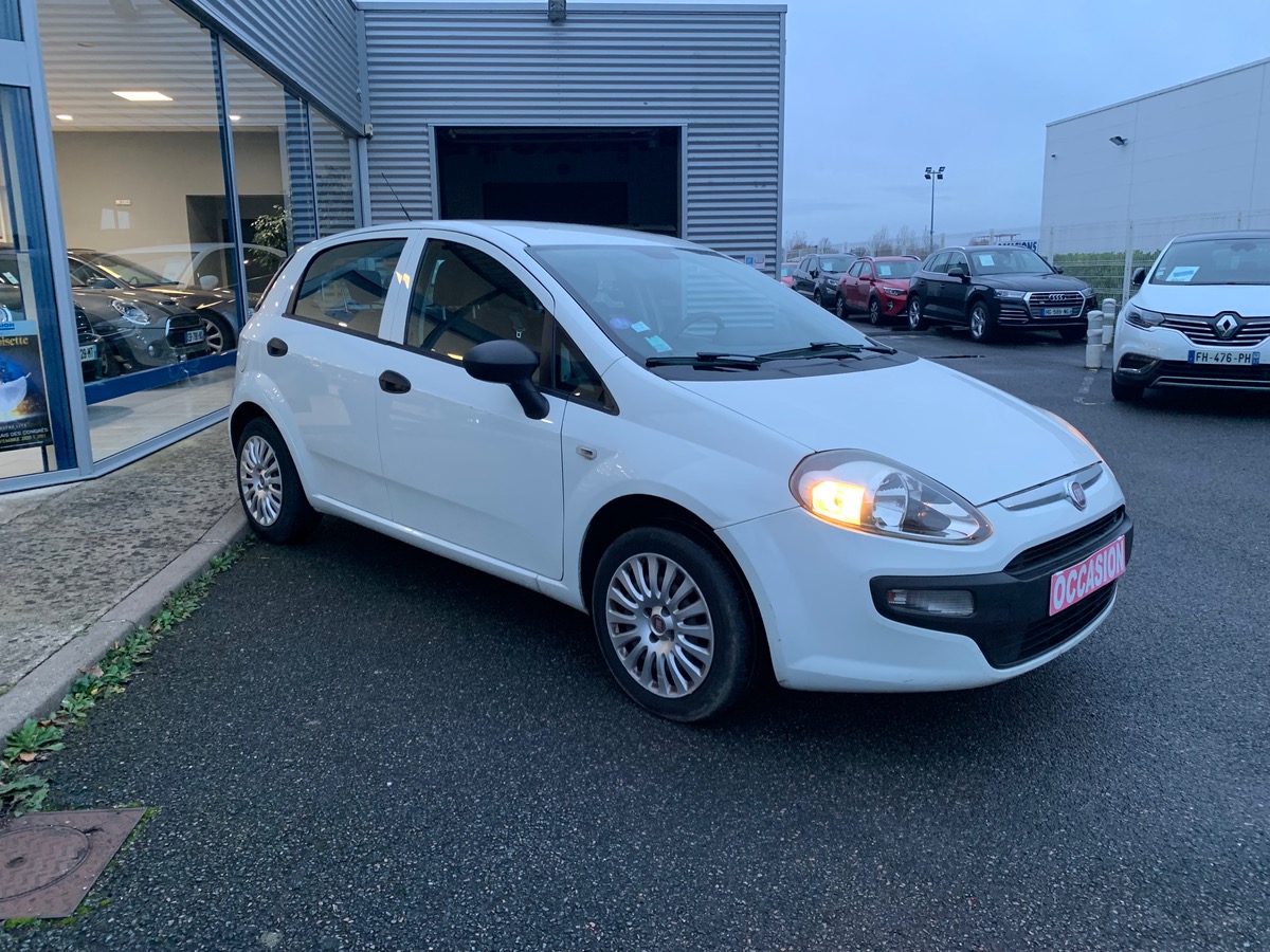 Fiat Punto 69 ch | Radio CD MP3 | Vitres avant électriques | Airbags | ABS | Commandes Radio volant