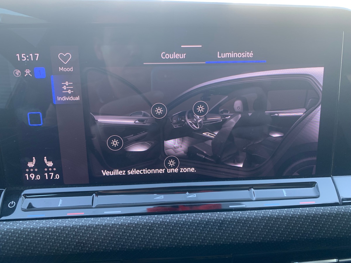 Volkswagen GOLF 8 320 chevaux | R | Toit ouvrant | Caméra de recul | Apple car play | GPS | Attelage