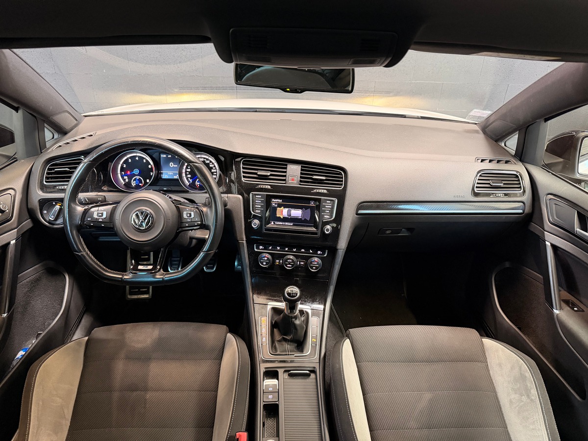 Volkswagen Golf 7 R 300 4 MOTION