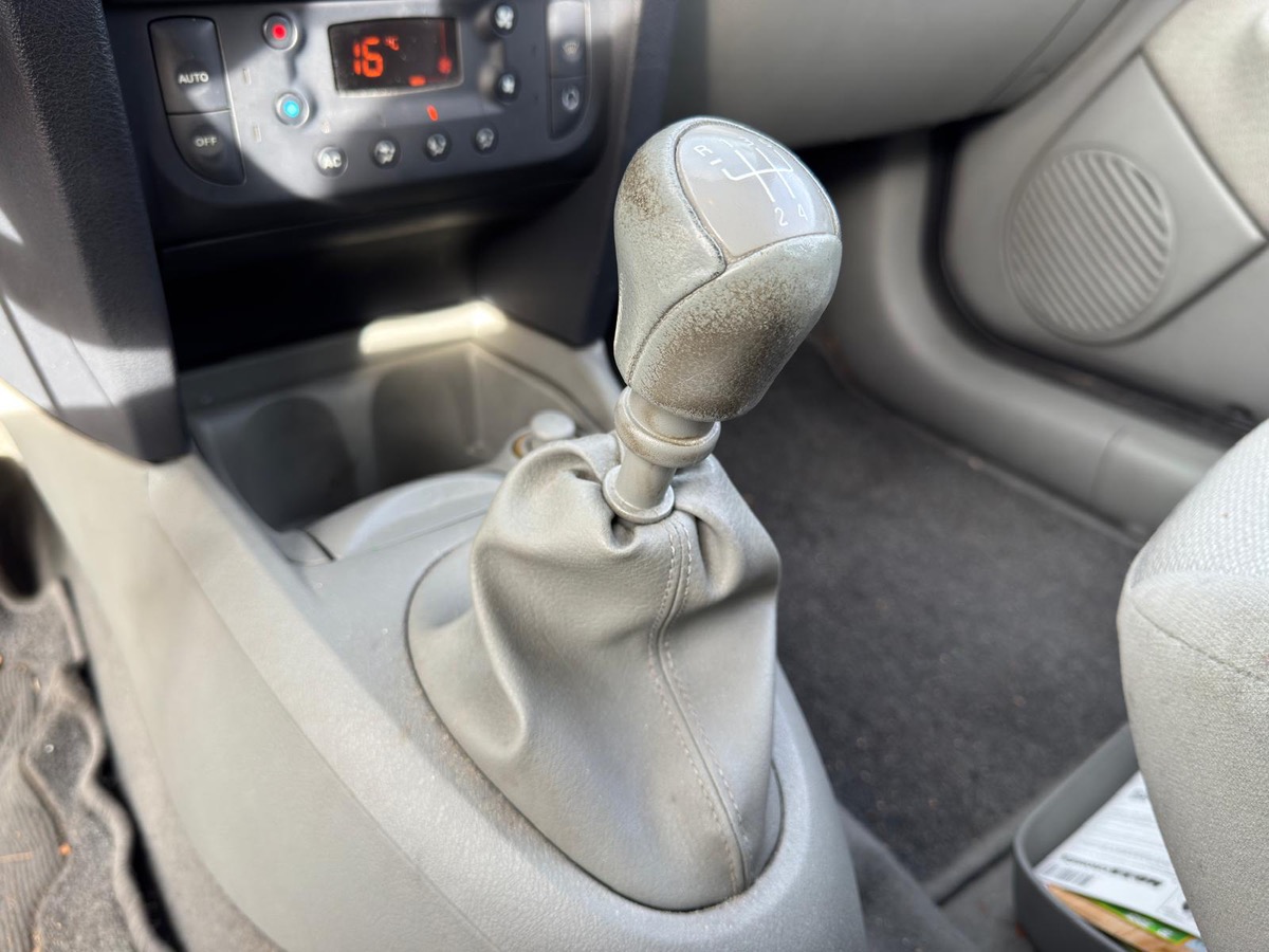 RENAULT Clio 1.6 16V