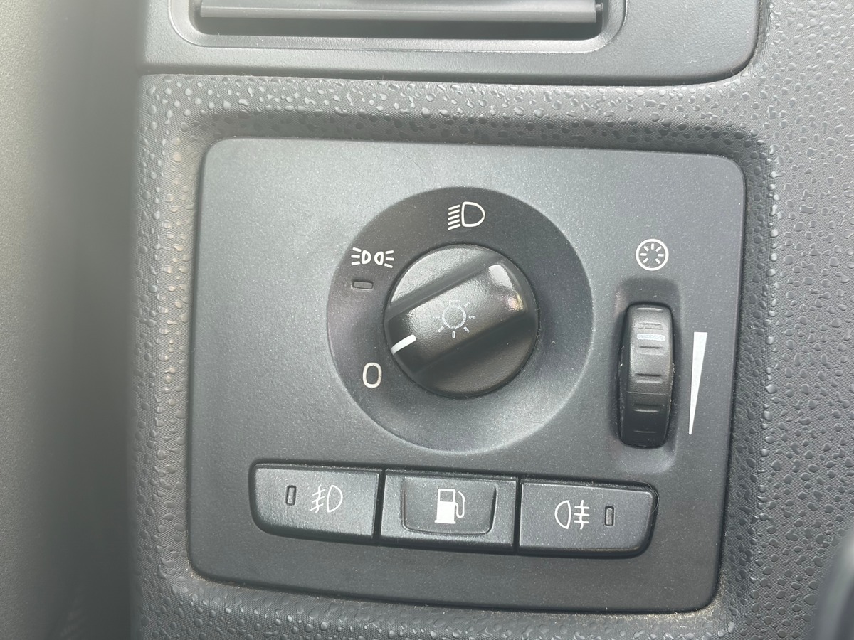 Volvo C70 CC D5 2.4 TDi 180 cv Boîte auto SIÈGE ÉLECTRIQUE A MÉMOIRE - RADAR DE RECUL - FILET