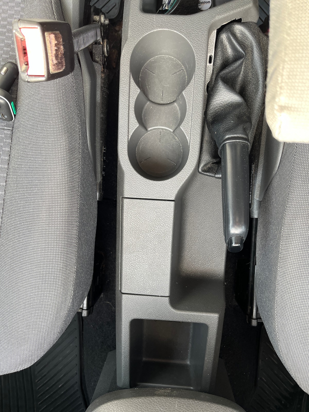 Ford Focus C-max 2.0 140ch, SIEGES CHAUFFANT, CLIM AUTO, REGULATEUR, FEUX AUTOMATIQUE