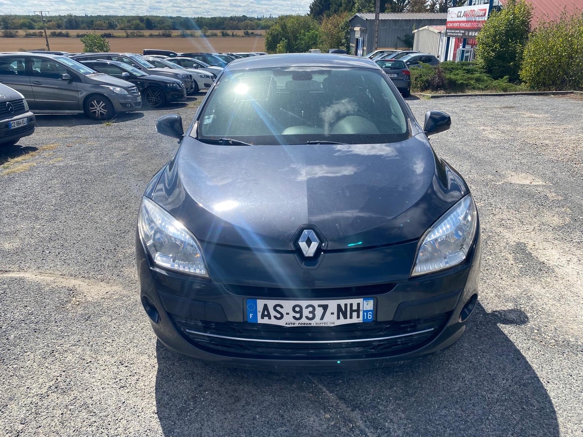 RENAULT Megane 3 1.5 dci 110cv petit prix bon état 2990euros
