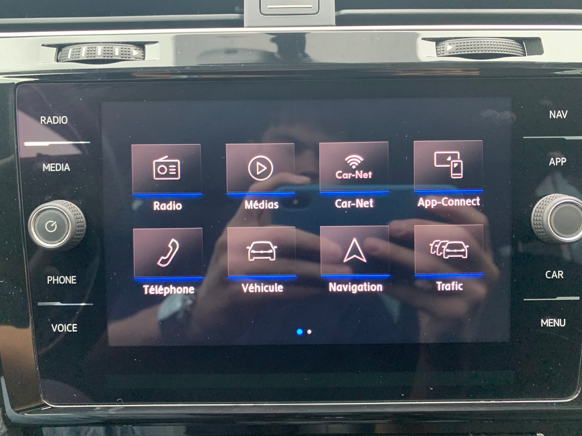 Volkswagen Golf 125 | Sound | Caméra recul | Régulateur | GPS | Apple car play | Attelage amovible