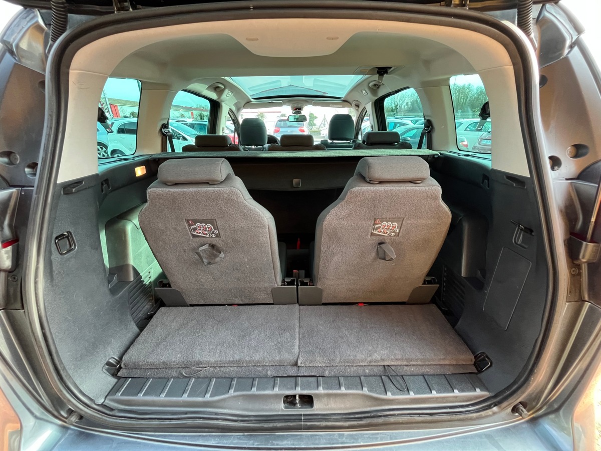 Peugeot 5008 Phase 2 1.6 e-HDi 120 ch ALLURE 7 PLACES