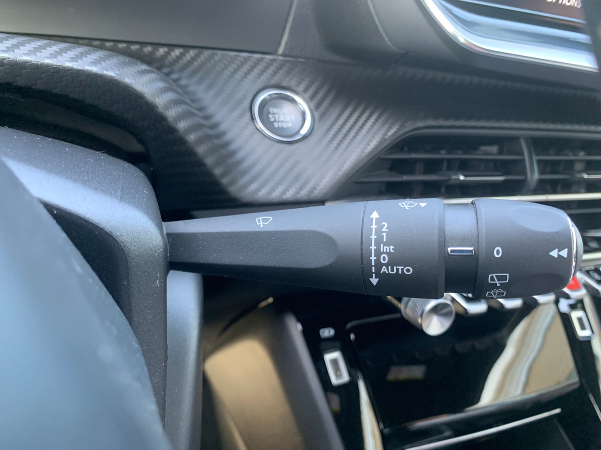 Peugeot 208 100 chevaux | GT | Apple car Play Android Auto | Caméra de recul | Régulateur vitesse