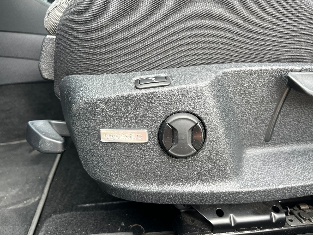 Volkswagen Golf VII 1.5 TSI 150ch DSG7 R-LINE, SUIVI COMPLET VOLKSWAGEN, SIEGES CHAUFFANT