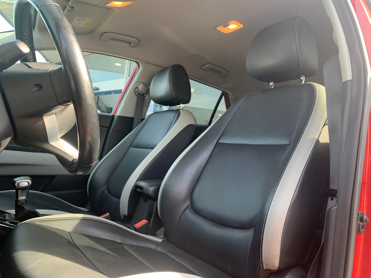 Kia Stonic 120 ch | Premium | Caméra recul | Régulateur vitesse | Apple car Play | Siéges chauffants