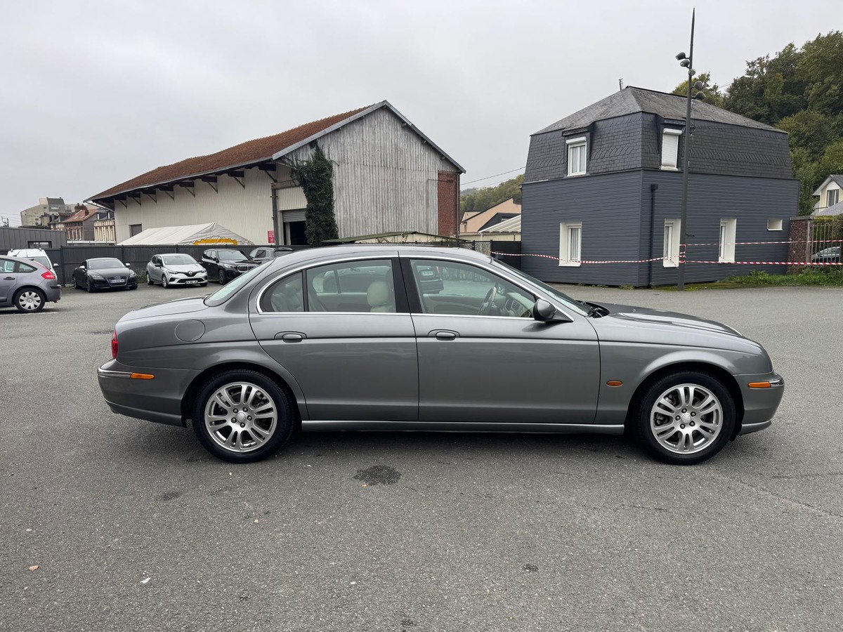 Jaguar S-Type 4.2 V8 Executive 298cv -Boite automatique