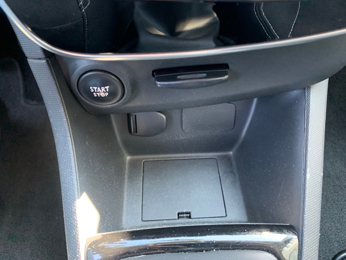 RENAULT Clio IV 75 chevaux | Limited | Caméra de recul | GPS | Bluetooth | Régulateur de vitesse