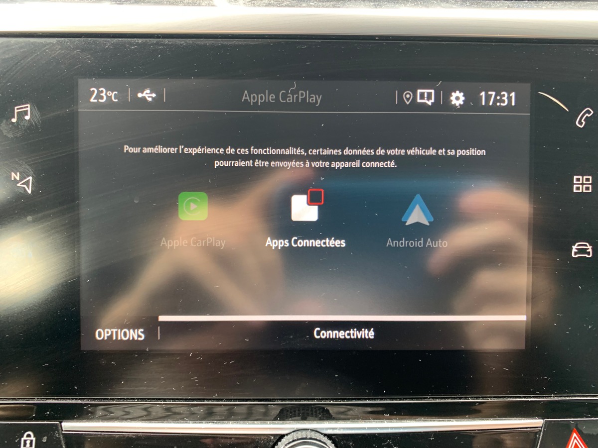 Opel Corsa 100 | Apple car play | Régulateur vitesse | | Reconnaissance des panneaux | Climatisation