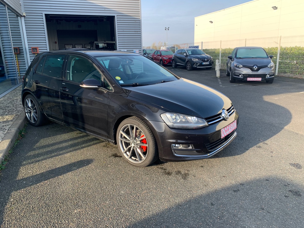 Volkswagen Golf 150 | Carat | JA 18" Durban | Suspensions Sport | Régulateur vitesse et de distance