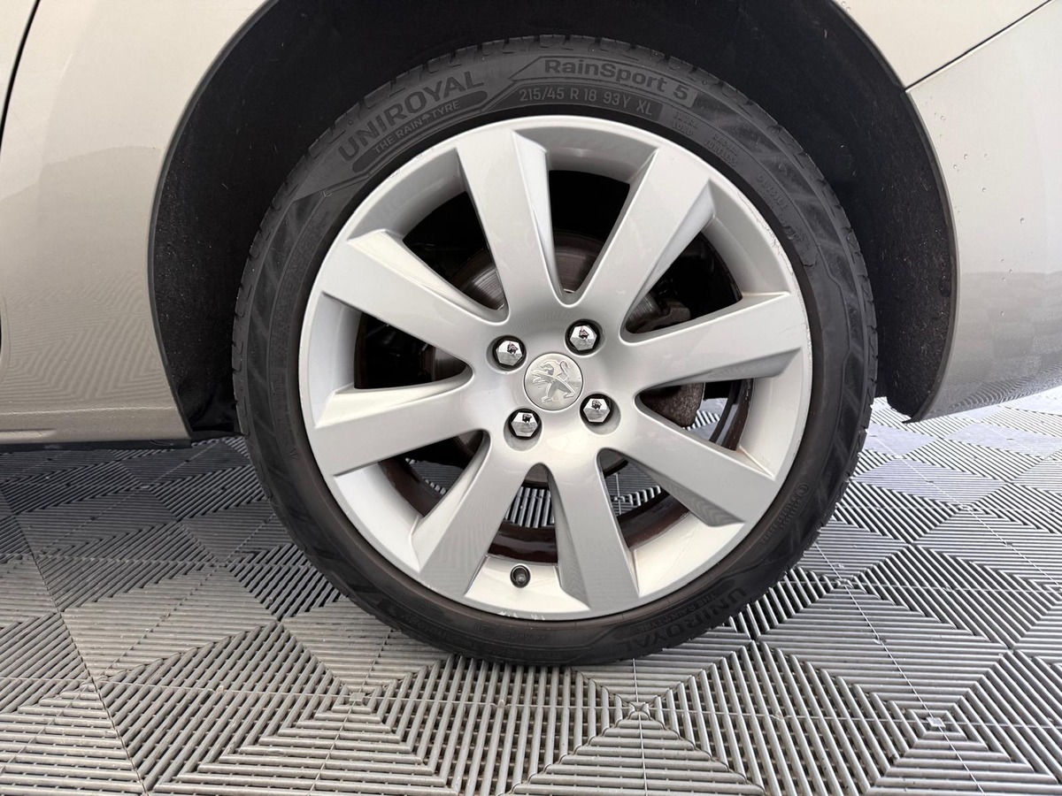 Peugeot 5008 1.6 Bluehdi 120  eat6 Allure Première main