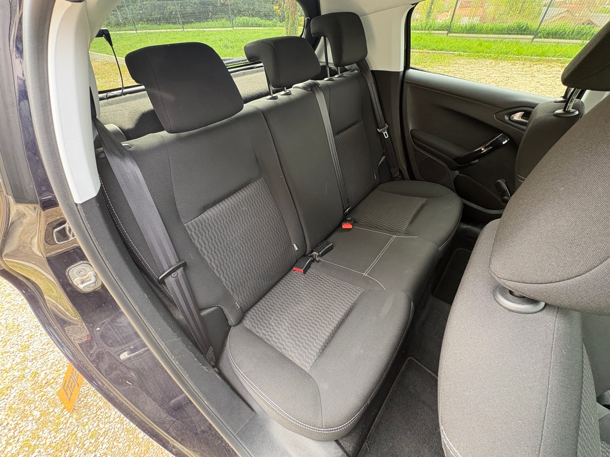Peugeot 208 VTI - 82CH - STYLE - DISTRIBUTION OK