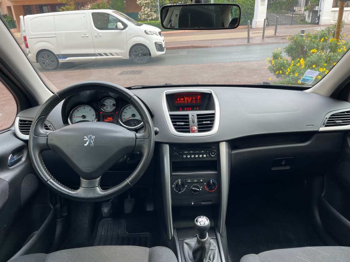 Peugeot 207 1.6 HDI 90 CV / Toit Panoramique / KM réel/ Courroie Neuve/ Clim