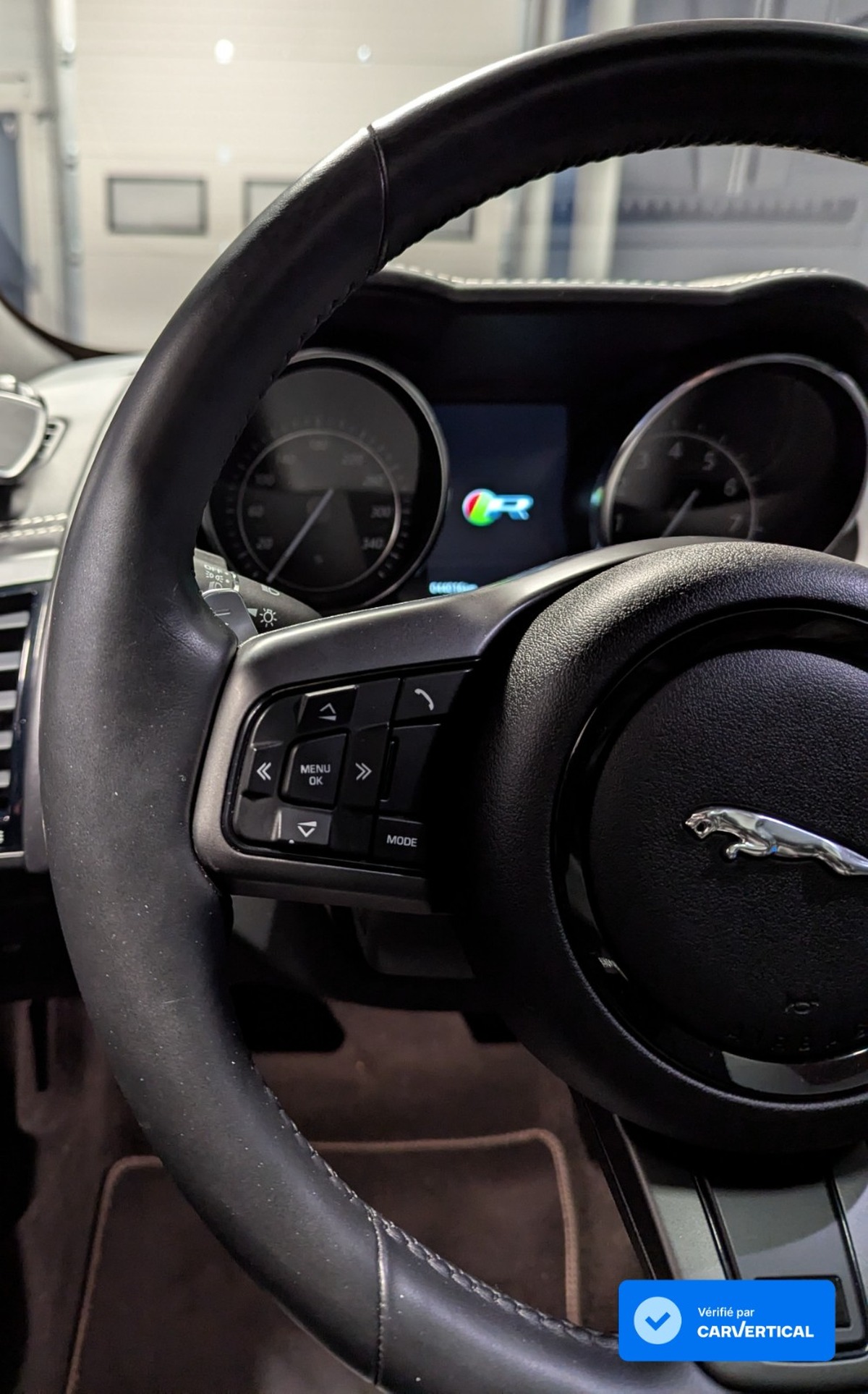 Jaguar F-TYPE R V8 5L BVA8 AWD 550 ch