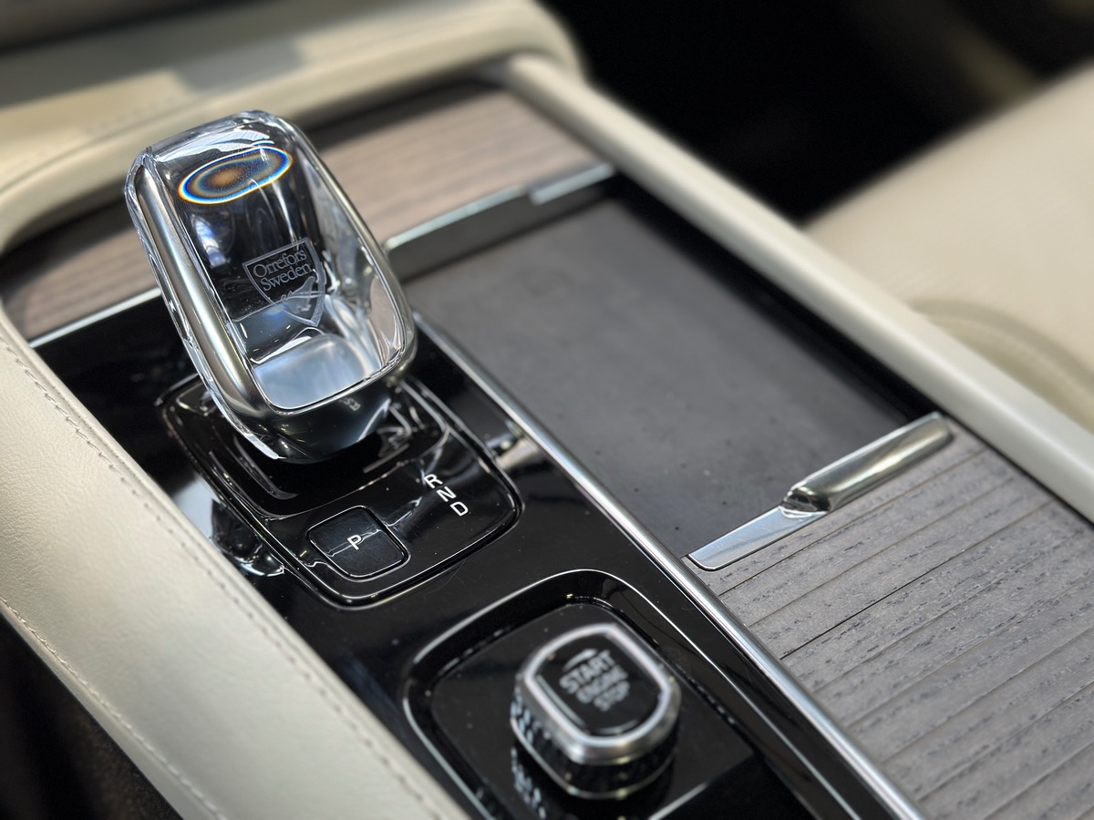 Volvo XC90 T8 Recharge Inscription Luxe AWD - 7 PLACES - 1ère Main - Attelage - FULL OPTIONS