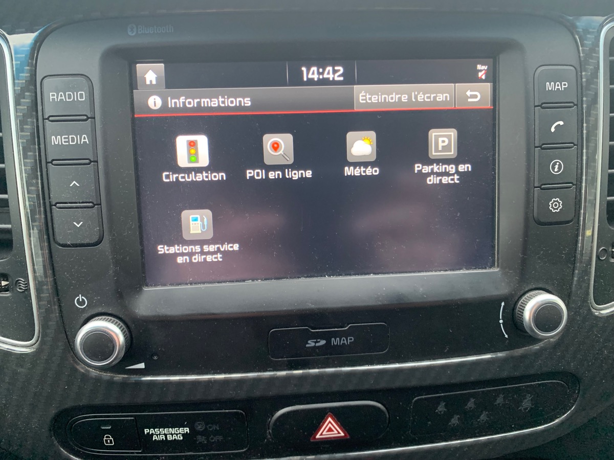 Kia Carens 141 ch | PREMIUM | 7 Places | Phase 2 | Attelage| Toit ouvrant | Caméra de recul | Jantes