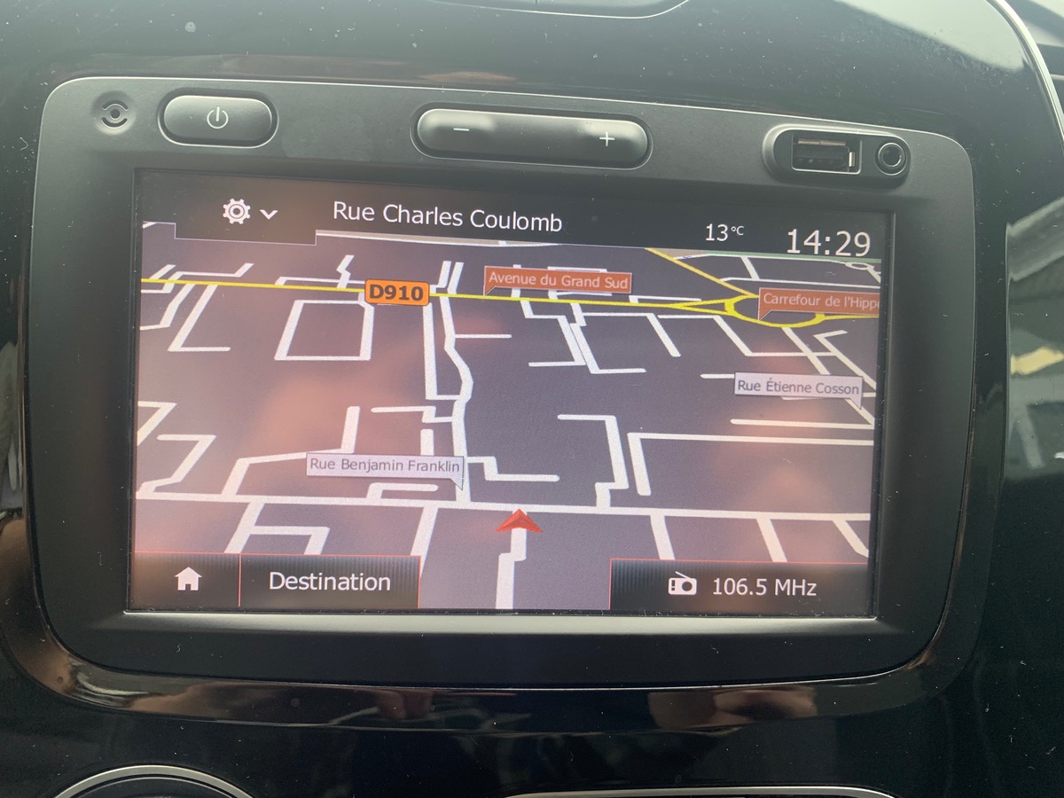 RENAULT Captur 90 ch | Intens | Pack City Plus | Roue secours galette | GPS | Système accès sans clé