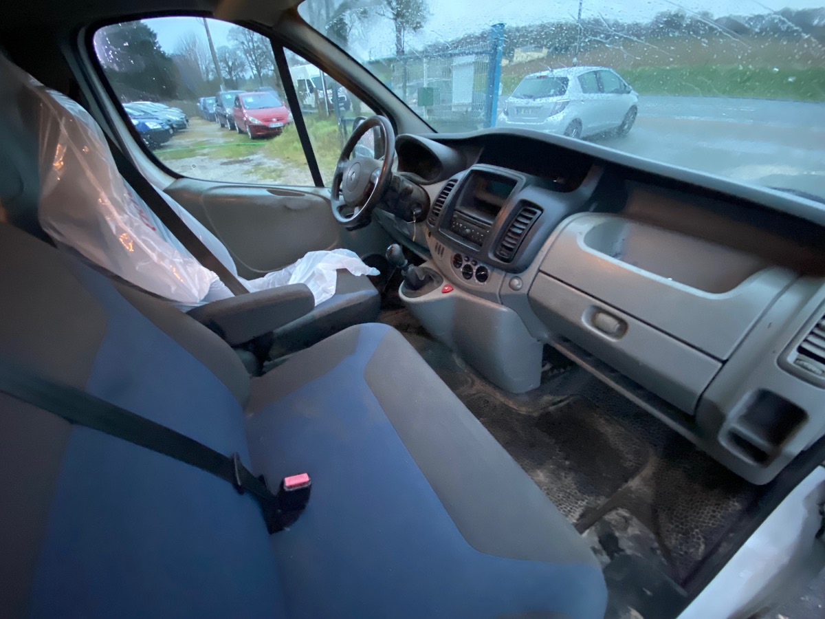 RENAULT Trafic 2.0 dci 90cv aménager bois 