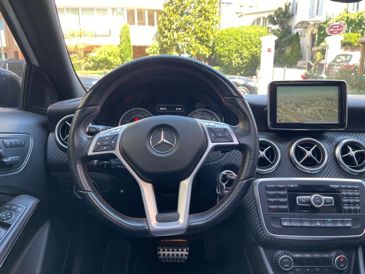 Mercedes Benz Classe A 200 CDI 136CV Pack AMG / Fascination / Toit Ouvrant / Full Options
