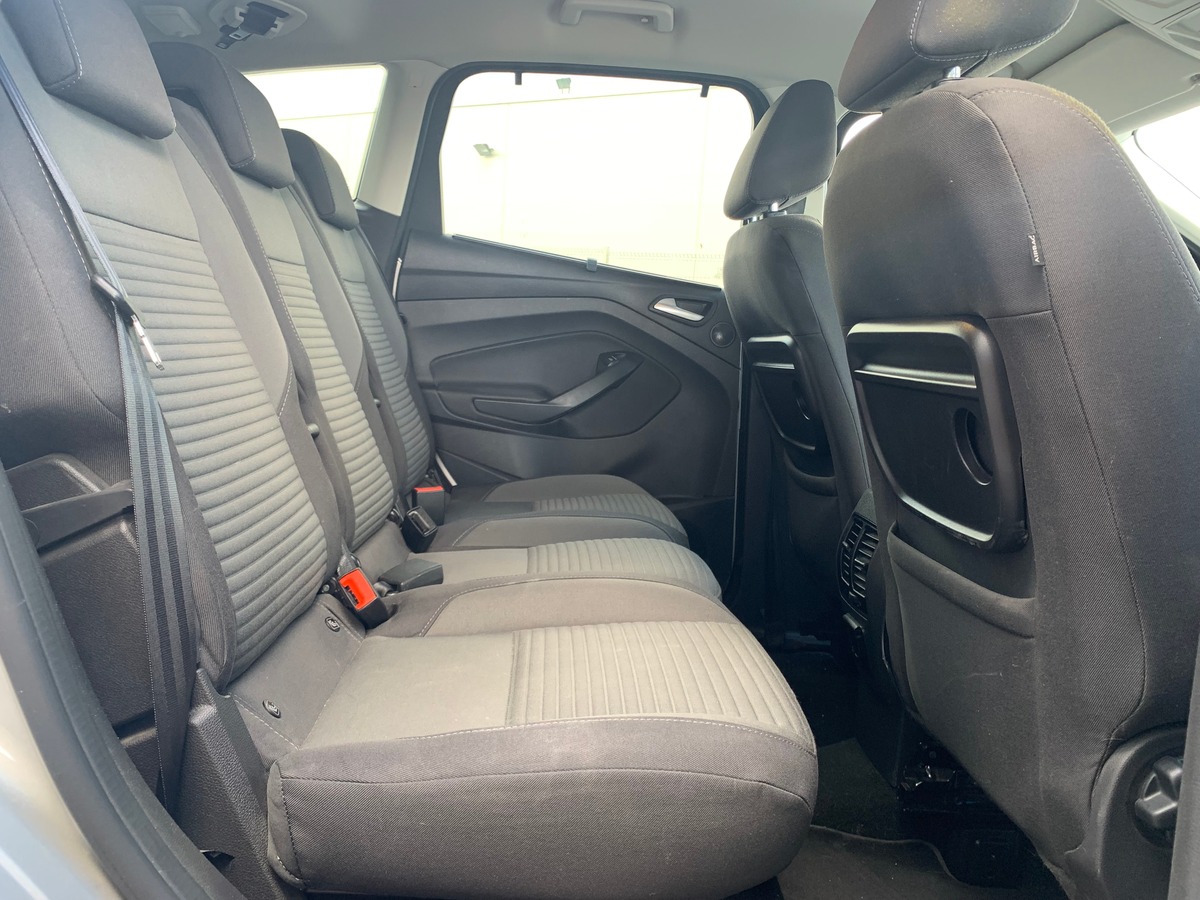 Ford C-max 170 chevaux | Titanium | Radar avant et arrière | Sièges chauffants | Apple car play
