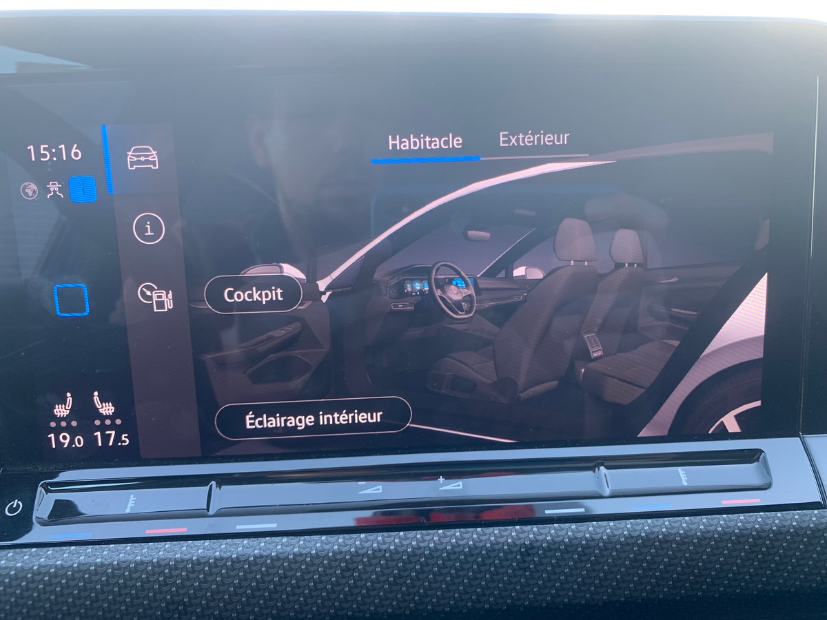 Volkswagen GOLF 8 320 chevaux | R | Toit ouvrant | Caméra de recul | Apple car play | GPS | Attelage