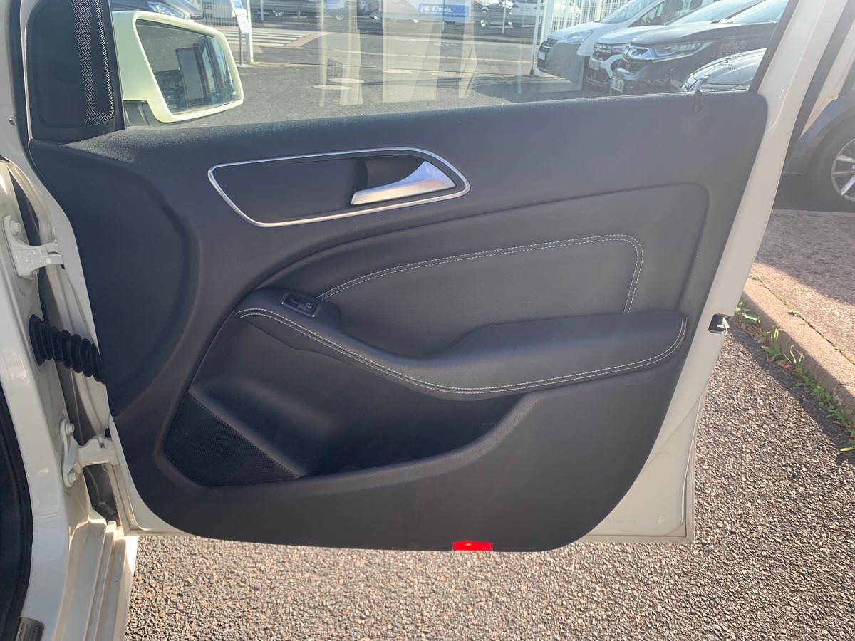Mercedes-Benz Classe B 136 | Sport | Toit panoramique | Caméra recul | Régulateur | GPS | Attelage
