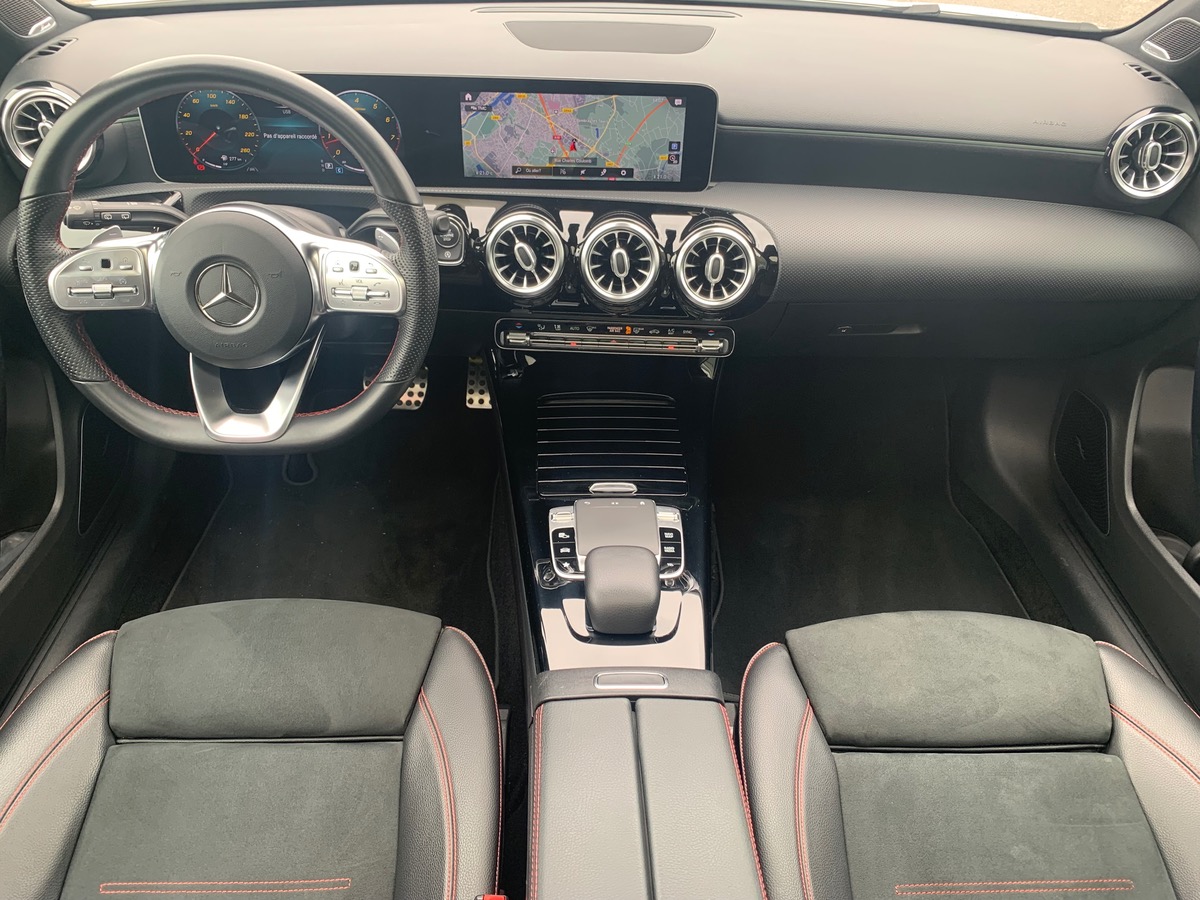 Mercedes-Benz Classe A 225 ch | AMG LINE | Toit ouvrant panoramique | Eclairage d'Ambiance | 4 MATIC