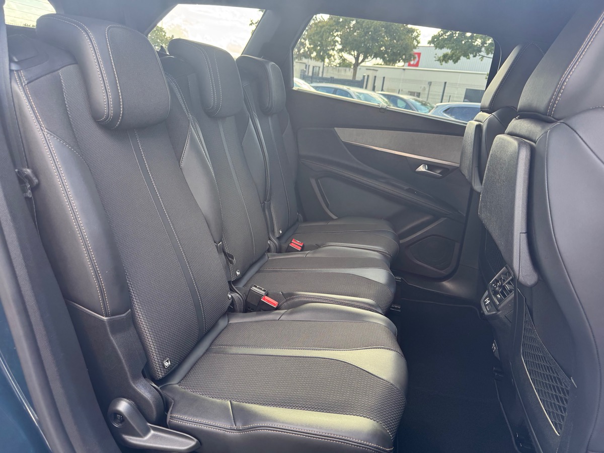 Peugeot 5008 1.5 BHDI 130CH EAT8 GT + ATTELAGE