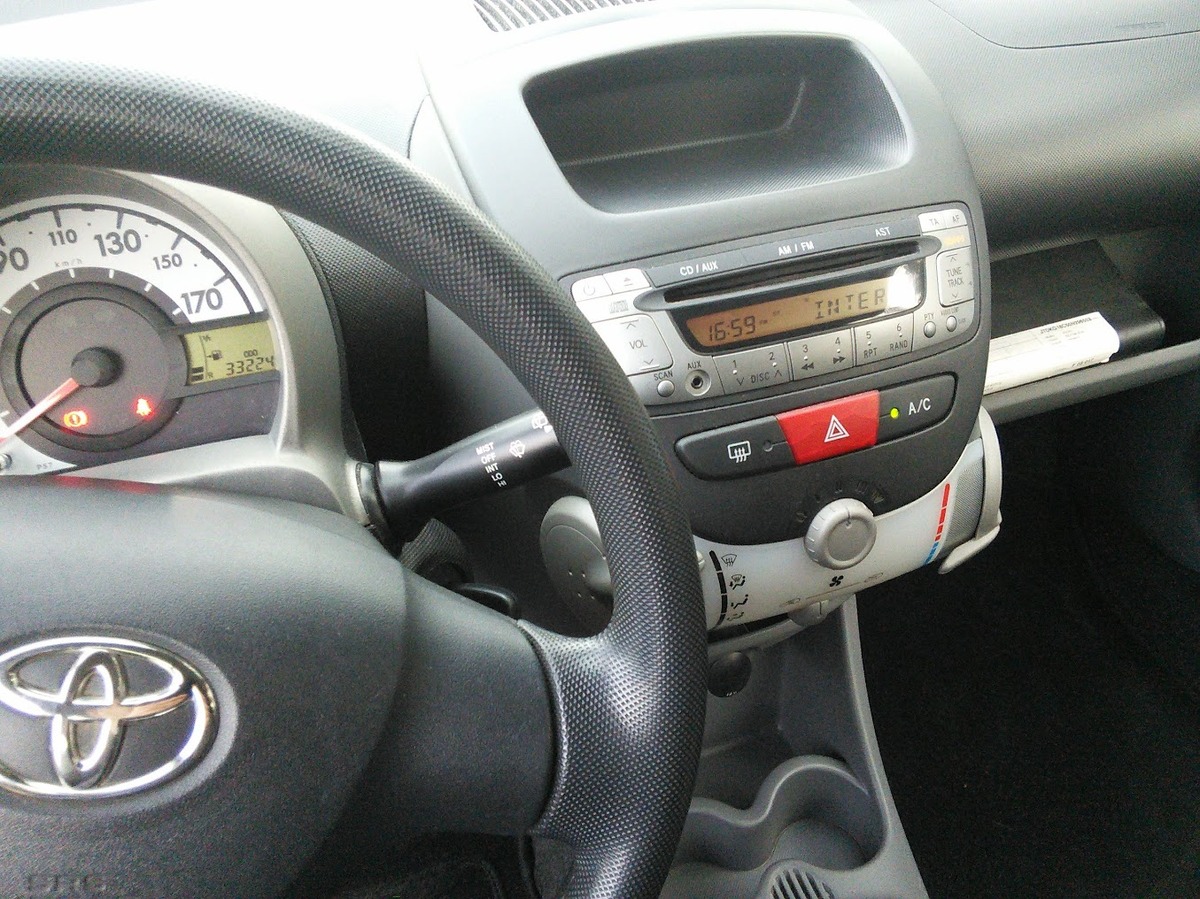 Toyota Aygo 1.0 68CV Confort CLIM - 5 portes