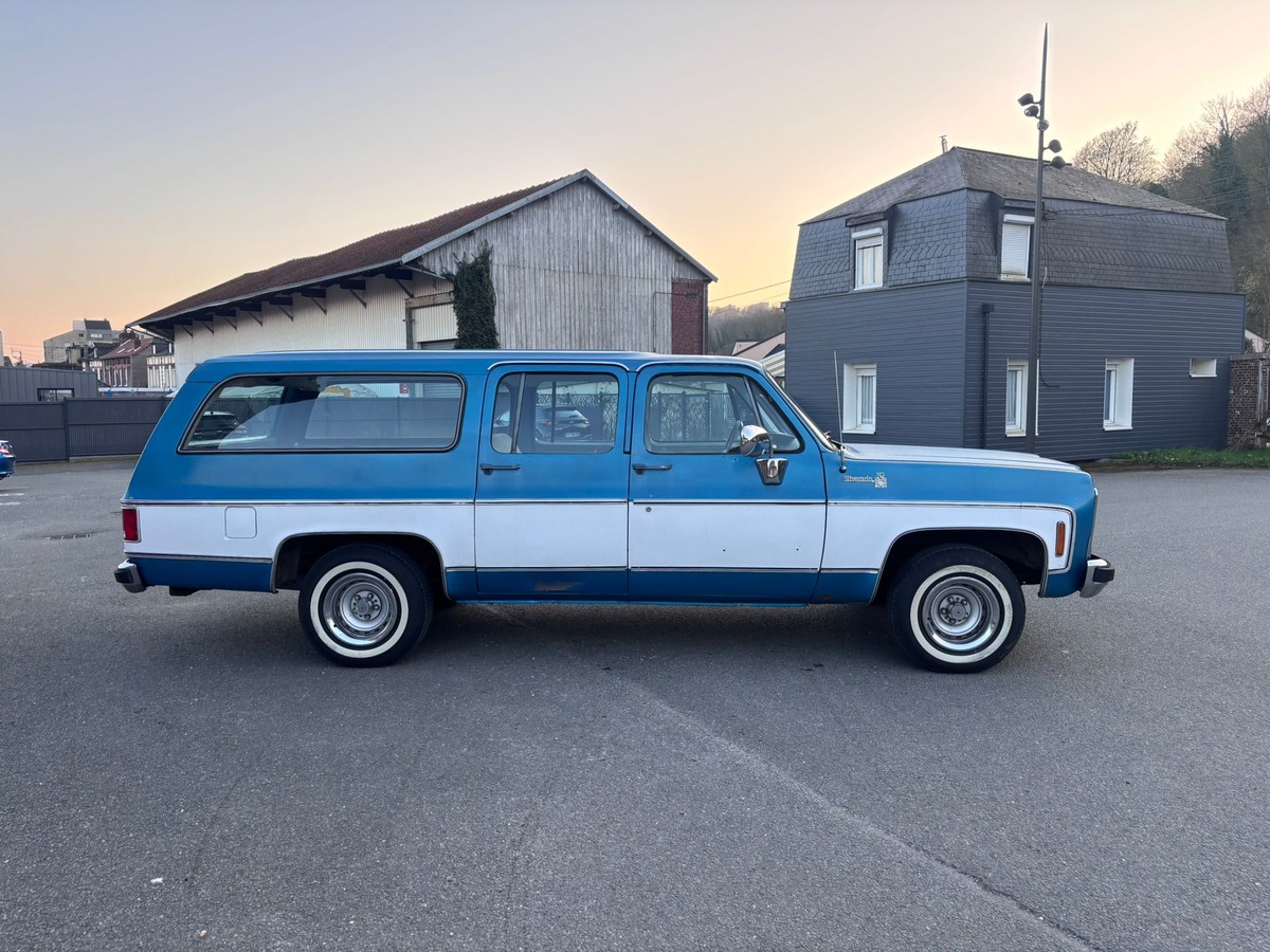 Chevrolet Suburban 7.4 V8 454 (C/R) - Français - CG Collection