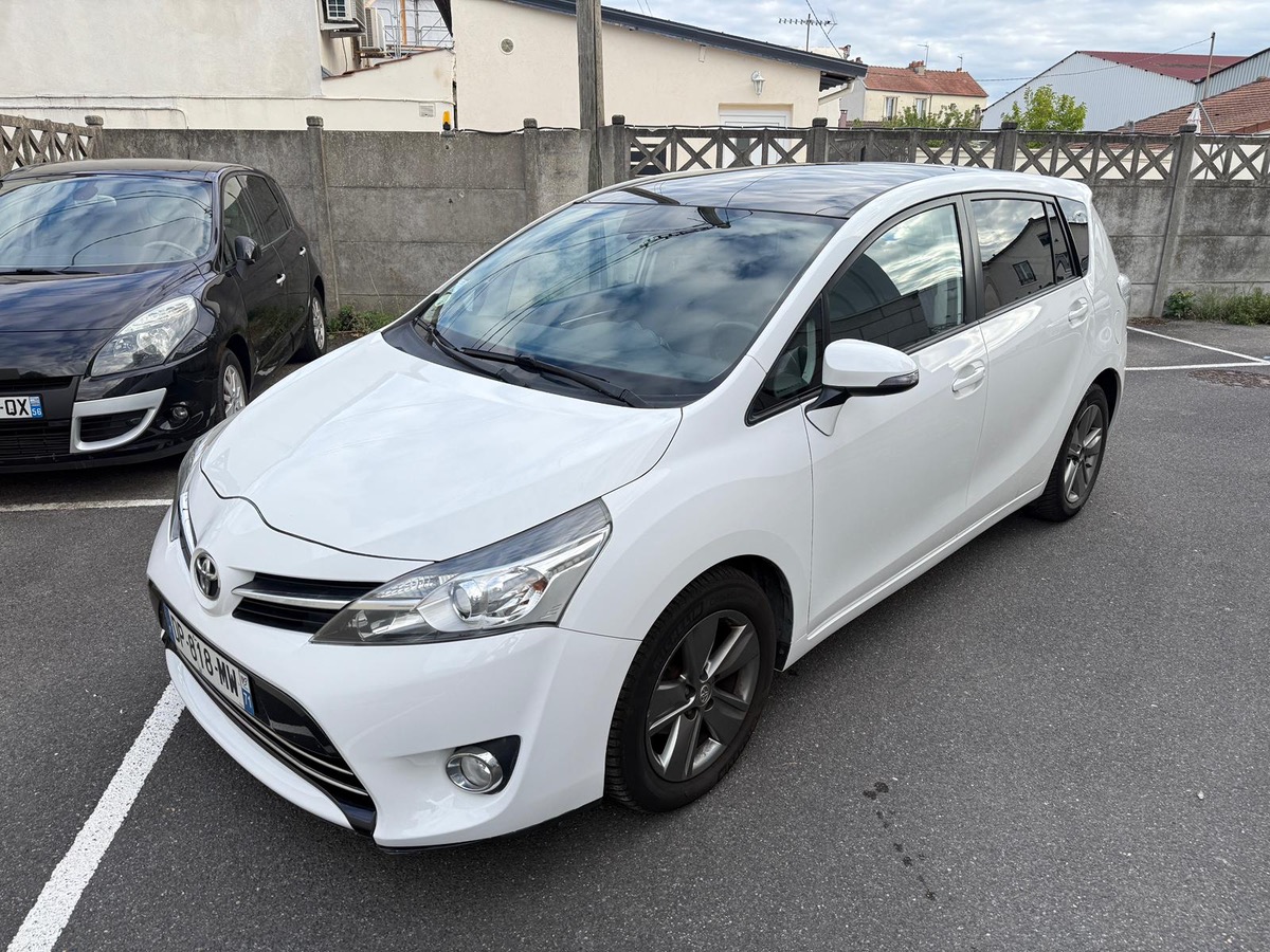 Toyota Verso 1.6 D-4D 110 CV skyview busines garantie 6 mois