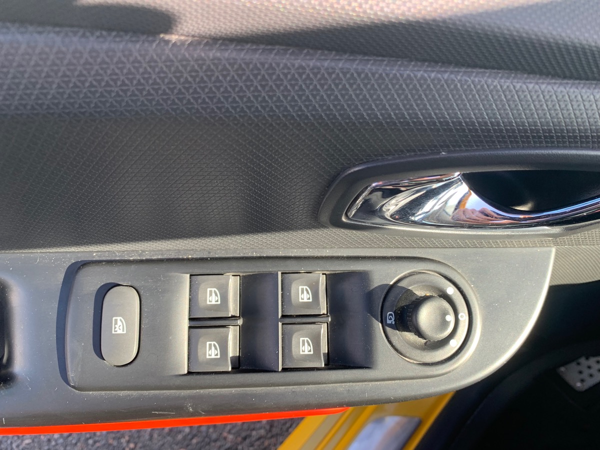 RENAULT Clio IV 200 ch | RS | Jaune Sirius | Révision complète en 03/2025 | Palettes au volant