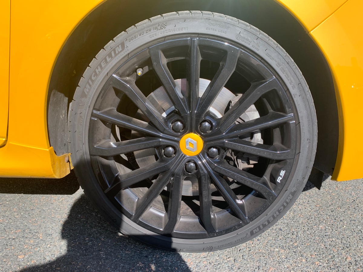 RENAULT Clio IV 200 ch | RS | Jaune Sirius | Révision complète en 03/2025 | Palettes au volant
